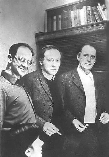 Май 1972 г. Иосиф Бродский с Ефимом Эткиндом (слева), активно защищавшим Бродского во время судебного процесса и Генрихом Бёлем до отъезда Бродского из СССР