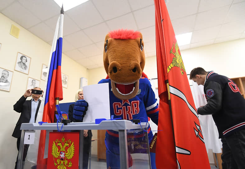 Явка в первый день выборов президента Российской Федерации в Петербурге составила 30,57%