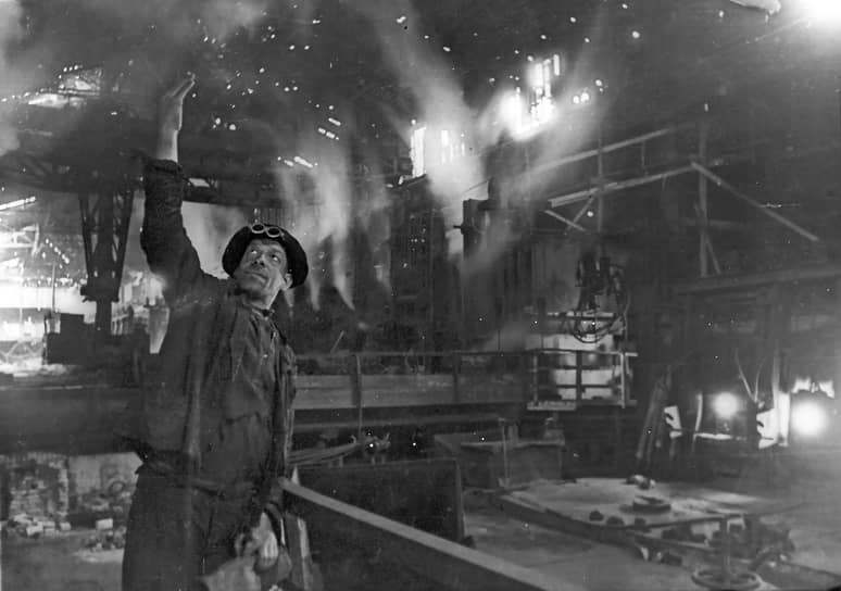 1944 г. В мартеновском цехе Кировского завода