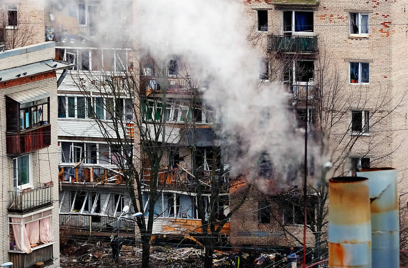 Последствия попадания беспилотника в дом №161 на Пискаревском проспекте