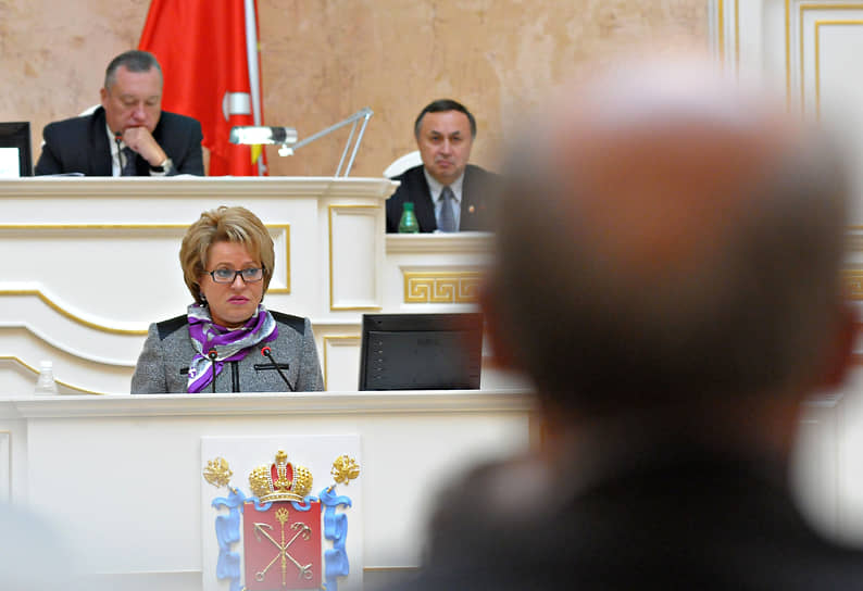 2010 г. Губернатор Санкт-Петербурга Валентина Матвиенко во время выступления в Законодательном Собрании