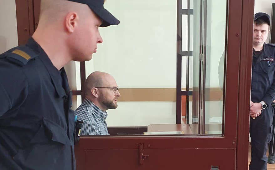 На последнем заседании в Ленинградском областном суде в пятницу, 17 мая, судья Артем Лытаев приговорил Дениса Кирьянена к 15 годам колонии строгого режима с ограничением свободы на два года