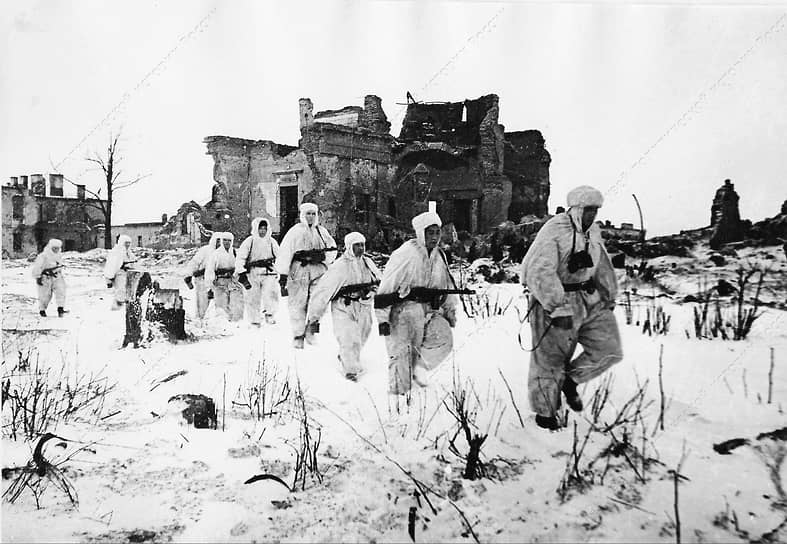 Разведчики Красной армии на Пулковских высотах 1 марта 1942 года