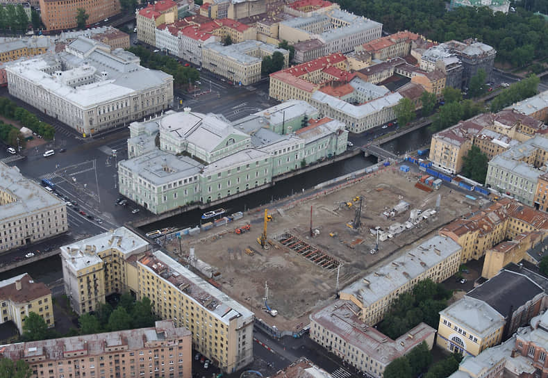Сентябрь 2008 года. Площадка для строительства второй сцены Мариинского театра