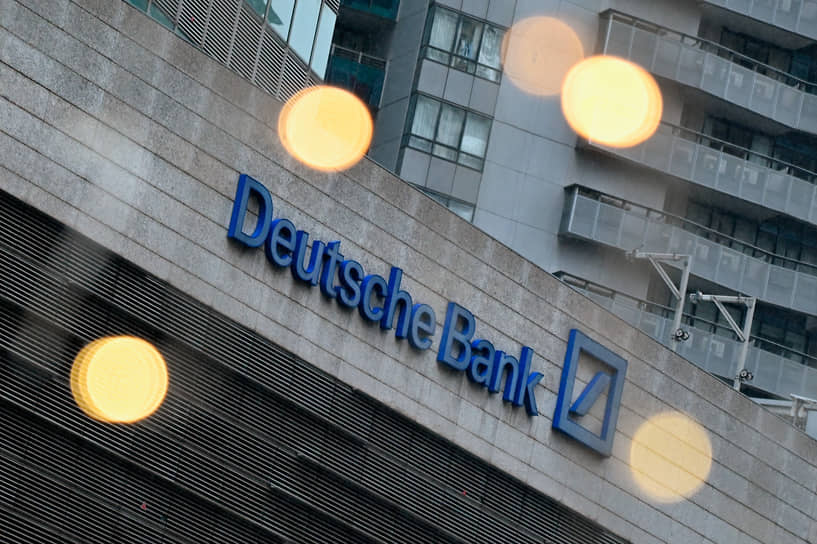 Вывеска Deutsche Bank