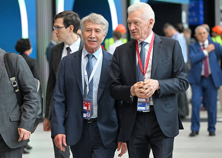 Председатель правления ПАО «НОВАТЭК» Леонид Михельсон (слева) и основатель, основной акционер группы компаний «Волга Групп» Геннадий Тимченко