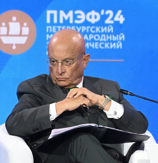 Научный руководитель факультета мировой экономики и мировой политики НИУ ВШЭ и модератор пленарного заседания Сергей Караганов