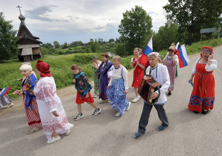 Жители Ошевенского погоста в День России