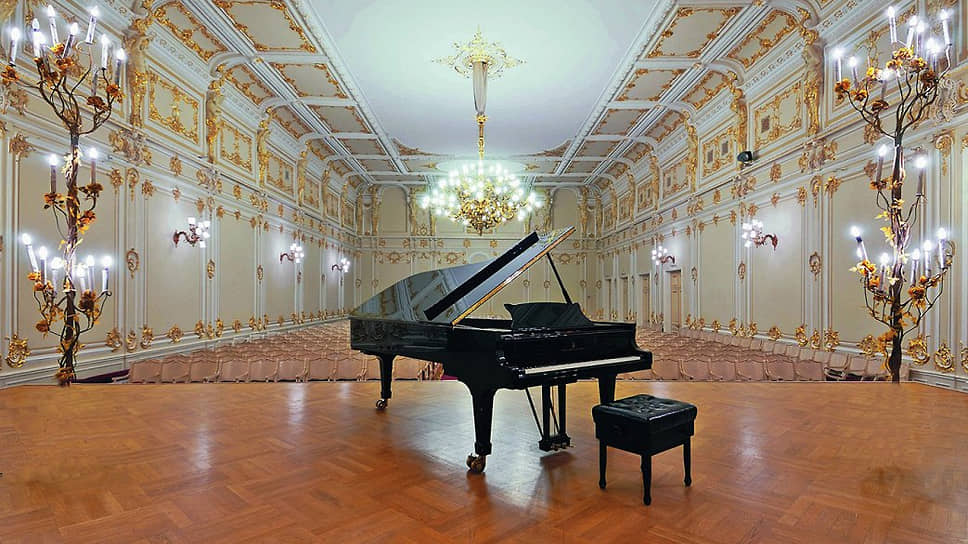 Малый зал Филармонии на Невском проспекте 