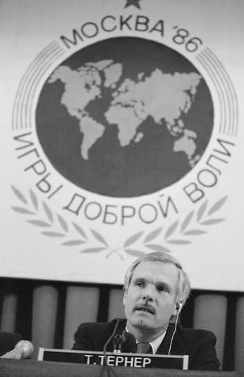 СССР, Москва, 4 июля 1986 года. Президент американской телекомпании «Ти-би-эс» Тед Тернер во время пресс-конференции для журналистов, аккредитованных на Игры доброй воли
