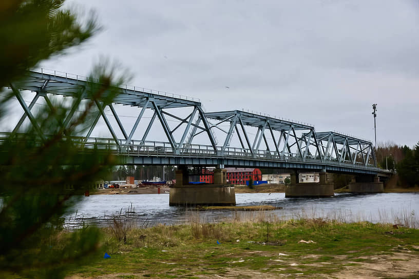 Мост через реку Луга в Кингисеппском районе