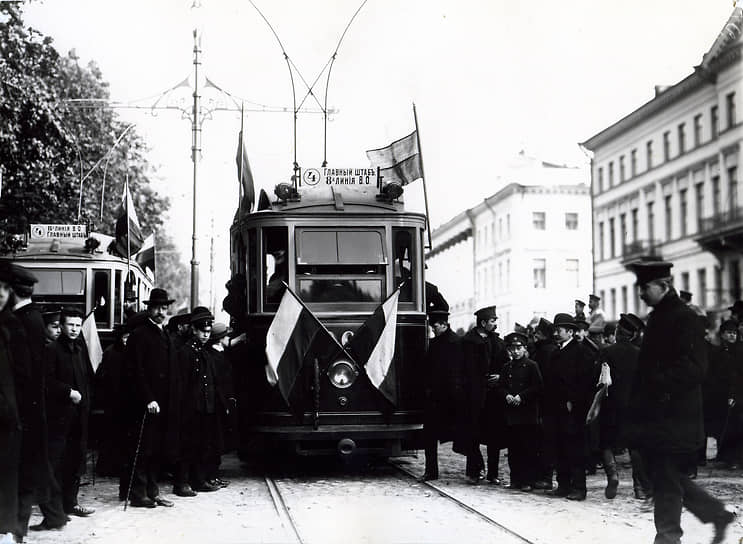  1907 год. Открытие трамвайного движения по маршруту Главный штаб — 8-я линия Васильевского острова