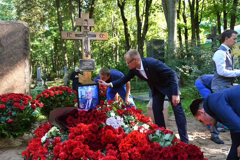 Похороны на Волковском православном кладбище