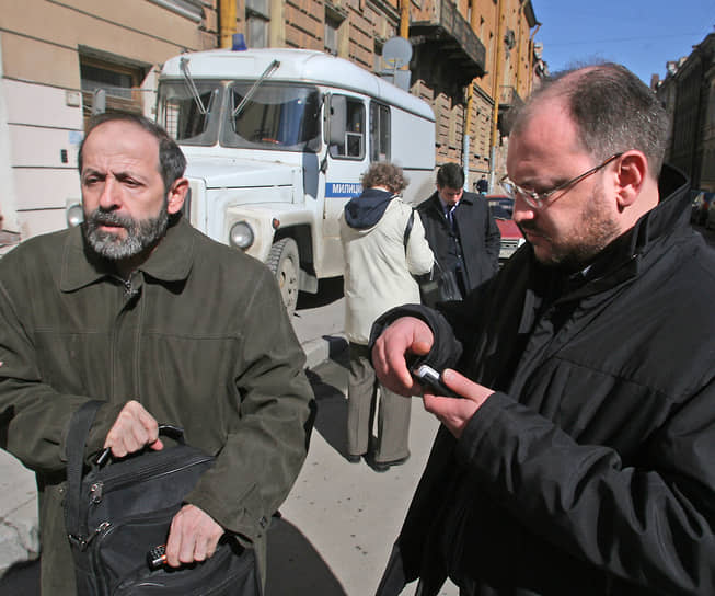 Особое внимание Борис Вишневский (признан иноагентом) уделял градозащите. В 2008 году он вместе с Максимом Резником (признан иноагентом), тогдашним лидером петербургского «Яблока», выступал против строительства «Охта-центра» — 400-метрового офиса «Газпрома», который компания совместно с администрацией Валентины Матвиенко намеревалась возвести в центральной части Петербурга. «Яблочники» через суд требовали исключить из бюджета города расходы на реализацию проекта. Суды становились не на сторону политиков. Однако протесты градозащитников и негативная реакция международных организаций привели к тому, что в 2010-м Смольный все-таки отказался от идеи строить башню в центре города
