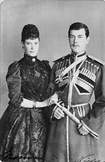 1889 год. Императрица Мария Федоровна с сыном цесаревичем Николаем