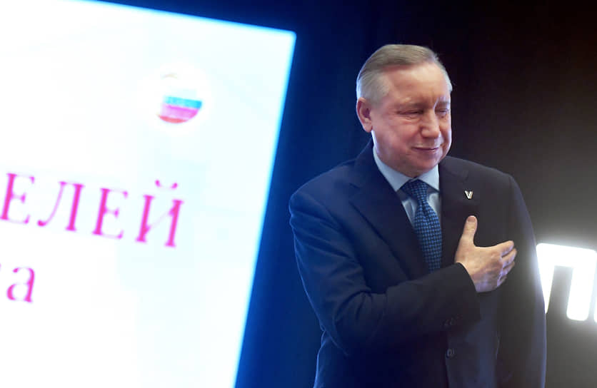 Губернатор Санкт-Петербурга Александр Беглов после награждения отличившихся менеджеров строительной отрасли