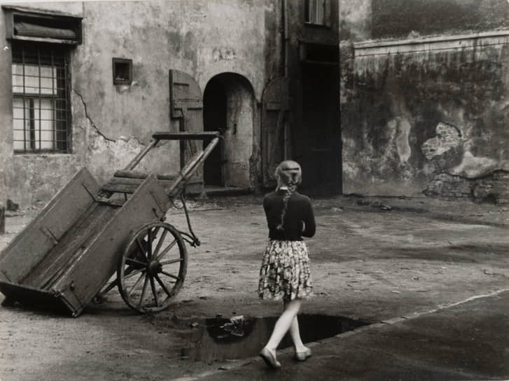 1960-е годы. Фотограф Игорь Пальмин. «Старый двор». Желатиносеребряный отпечаток. Частная коллекция