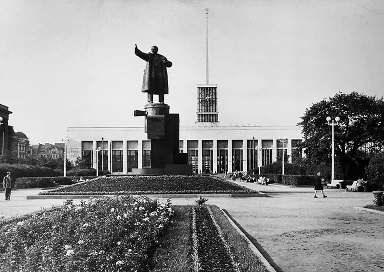 1960 год. Площадь Ленина у Финляндского вокзала