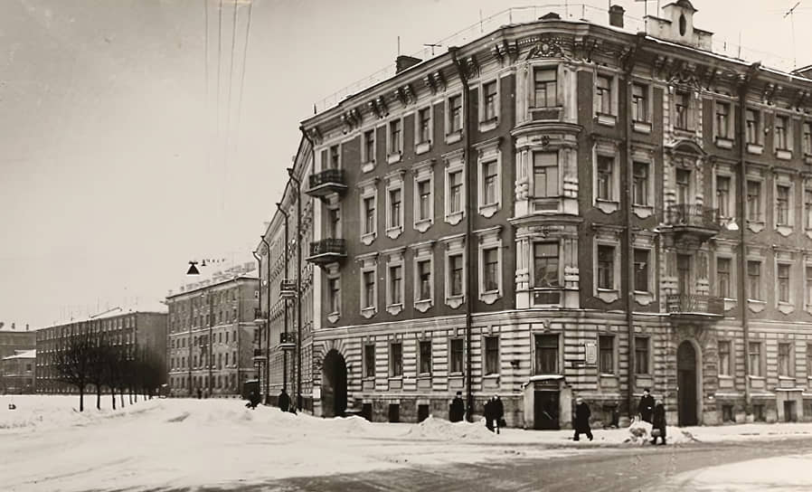 Офицерская улица (сегодня улица Декабристов), 57, где жил Александр Блок