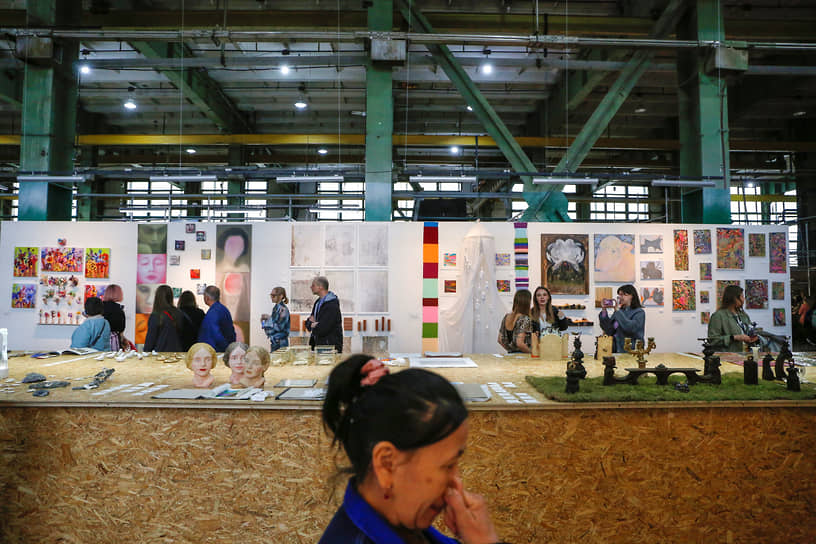 Ярмарка современного искусства Port Art Fair в пространстве «Севкабель Порт» 