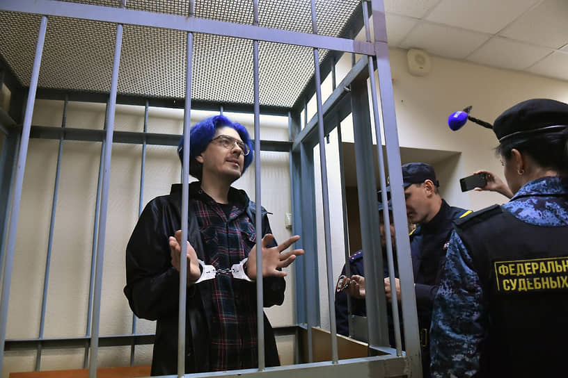 Блогер Алексей Поднебесный в Смольненском районном суде