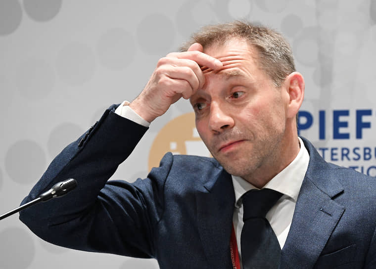 Президент Национальной ассоциации негосударственных пенсионных фондов Сергей Беляков во время сессии  «Программа долгосрочных сбережений – драйвер развития российской экономики и улучшения благосостояния граждан»