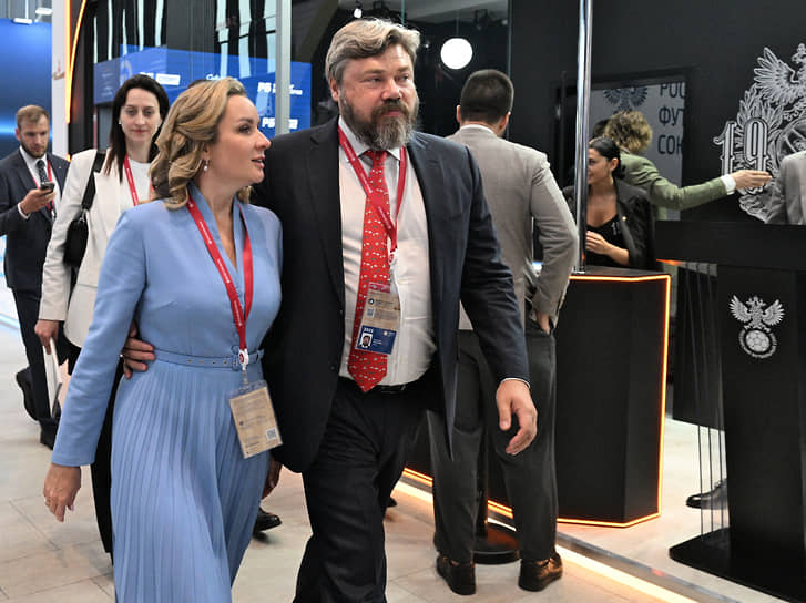 Уполномоченный при президенте России по правам ребенка Мария Львова-Белова и председатель совета директоров группы компаний «Царьград» Константин Малофеев 