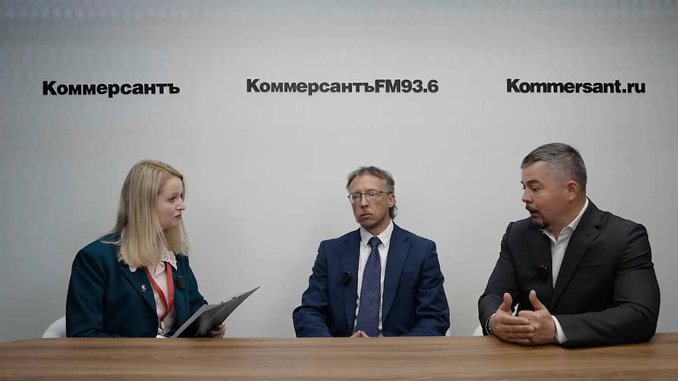 Слева направо: редактор специальных проектов ИД «Коммерсантъ» в Петербурге Мария Кузнецова, управляющий партнер УК «Красный мост» Александр Полещук, основатель и генеральный директор Formula City Юрий Грудин