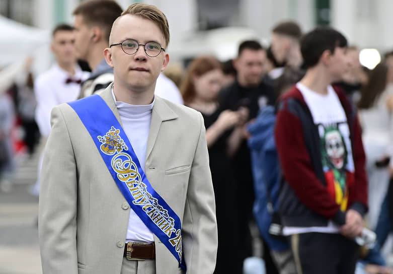 Выпускники на Дворцовой площади