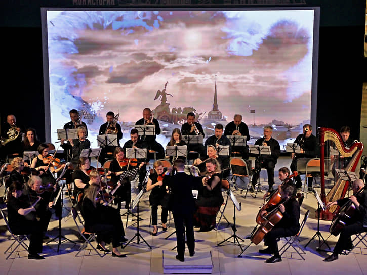 Коллектив Impulse Orchestra под руководством дирижера Игоря Томашевского