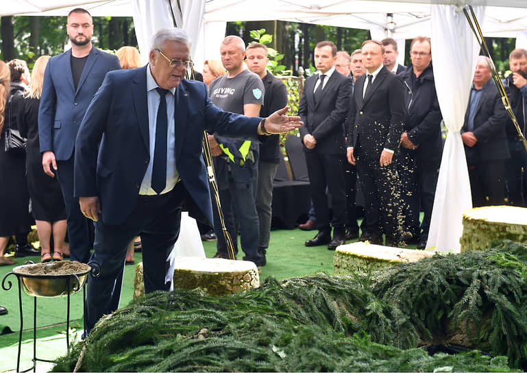 Член Общественной палаты Санкт-Петербурга Павел Кодыш (второй слева) 
