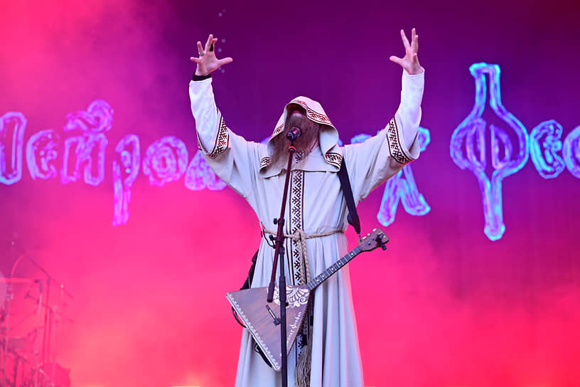 Нейромонах Феофан во время выступления
