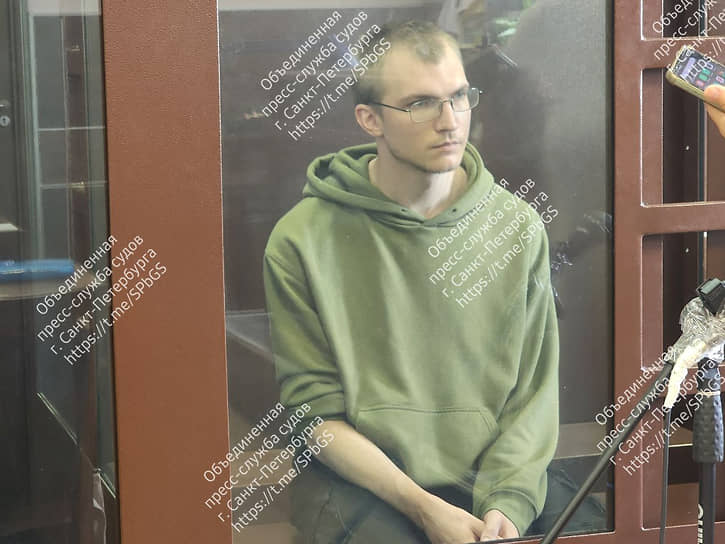 Обвиняемый Никита Никитин в зале суда