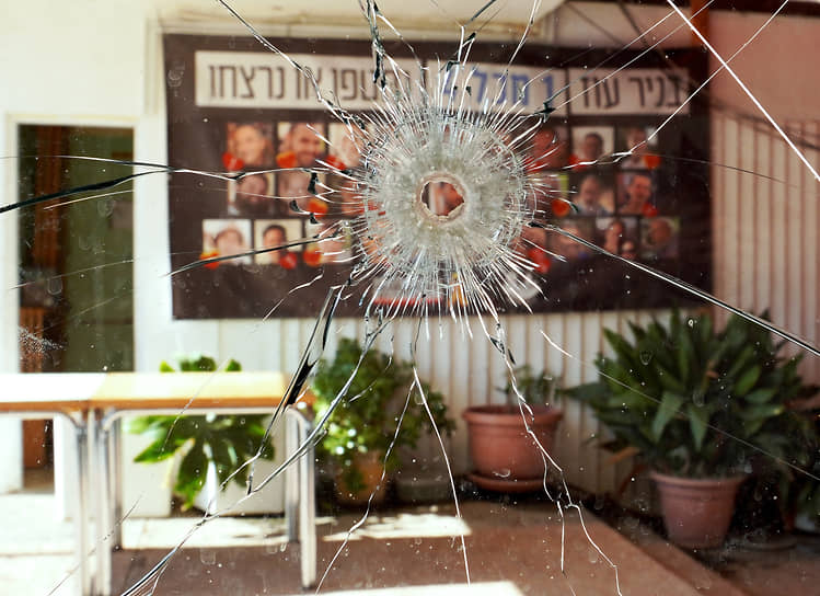 Современную жизнь Израиля сейчас определяет 7 октября 2023 года. В этот день на юг Израиля вторглись боевики движения «Хамас» и других радикальных группировок. В результате нападения террористами было убито более 1,2 тыс. человек, еще 251 был взят в заложники. Это вторжение стало крупнейшим терактом в истории государства Израиль