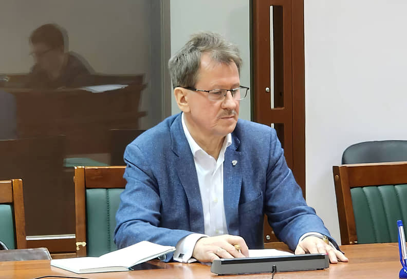 Бывший замглавы «Ленобллеса» и действующий заместитель руководителя «Росгранстроя» по Северо-Западу Леонид Лагода в зале суда
