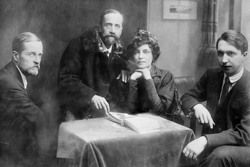Дмитрий Философов, Дмитрий Мережковский, Зинаида Гиппиус, Владимир Злобин. Исход из советской России. Конец 1919 — начало 1920 года