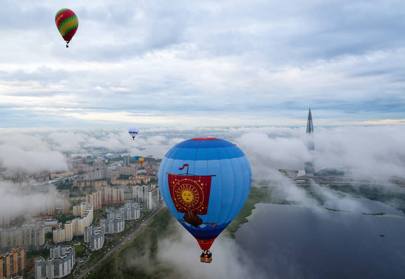 Полеты воздушных шаров в районе башни «Лахта-центра»