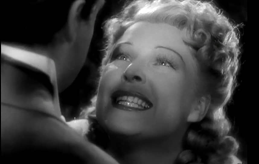 Актриса Милица Корьюс в роли певицы Карлы Доннер в фильме 1938 года «Большой вальс»