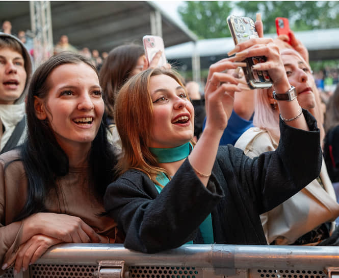 На музыкальном фестивале STEREOLETO в пространстве «Севкабель порт»