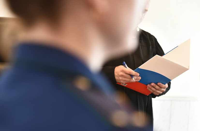 Максим Голубков вину признал и раскаялся в содеянном, выплатил потерпевшей стороне компенсацию морального вреда в размере 700 тыс. рублей, заключил досудебное соглашение о сотрудничестве, в связи с чем по представлению прокурора уголовное дело рассмотрено в особом порядке