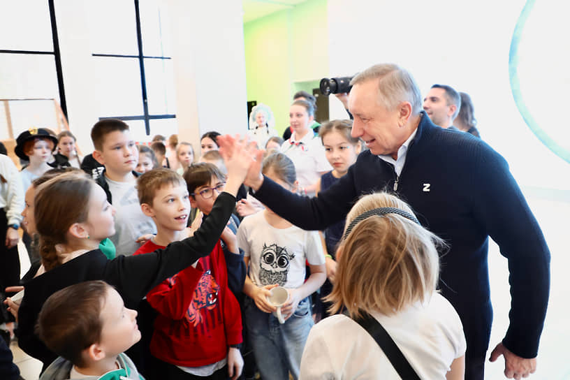 В Петербурге работает система бесплатного дополнительного образования (кружки и секции), в которой занято 663 тыс. детей и подростков