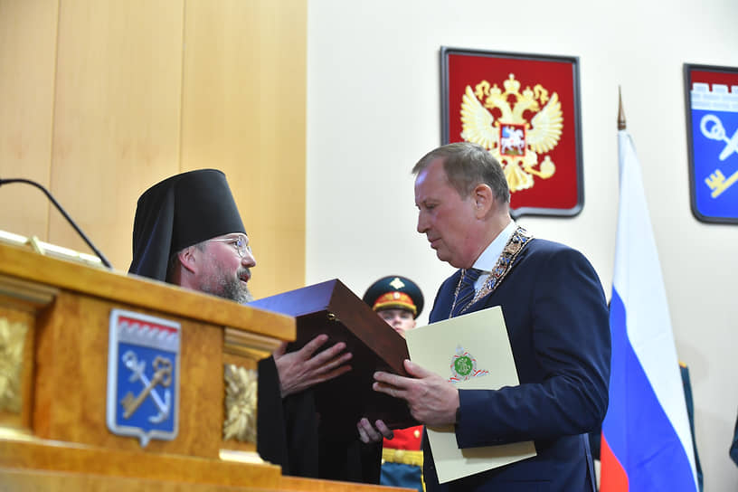Епископ Кронштадтский Вениамин и губернатор Ленинградской области — председатель правительства Ленинградской области Александр Дрозденко