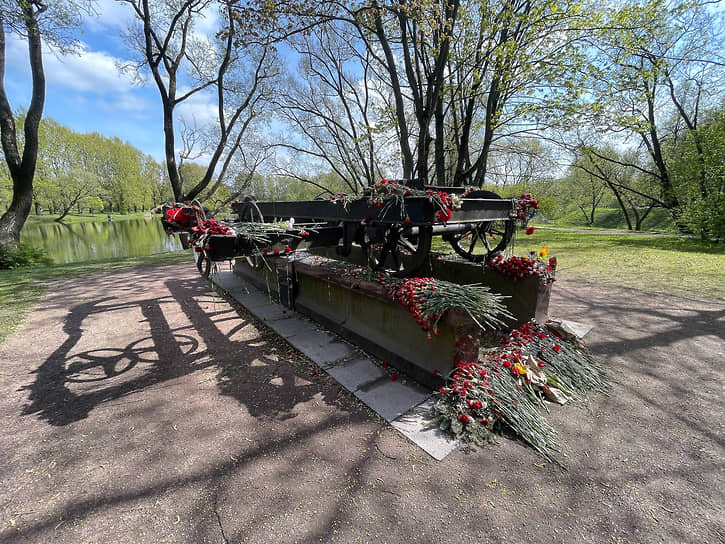 Московский парк Победы. Памятный знак «Вагонетка»