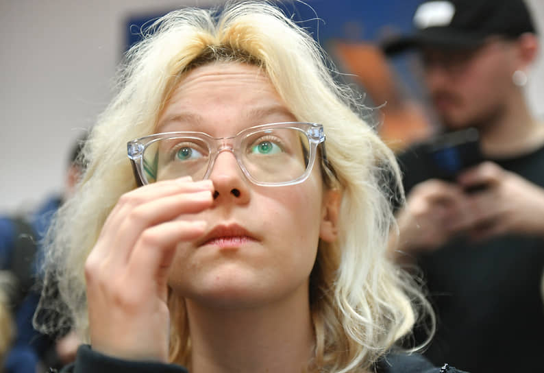 Суд признал Диану Логинову виновной в публичных действиях, направленных на дискредитацию армии. Ей назначили 30 тысяч рублей штрафа