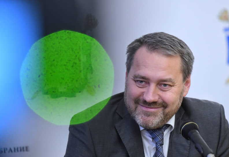 По словам спикера Заксобрания Александра Бельского, «усложнять эту систему (голосование муниципальных депутатов за одного из коллег на место главы совета) ни к чему»