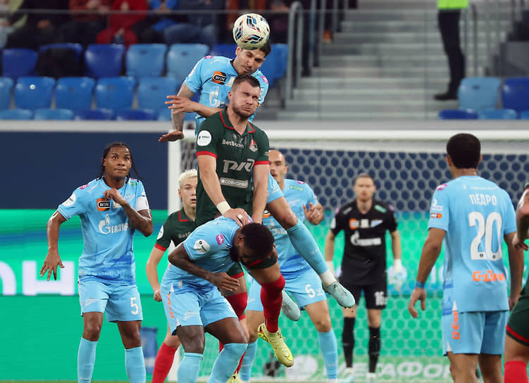 Матч между командами «Зенит» (Санкт-Петербург) - «Локомотив» (Москва) 