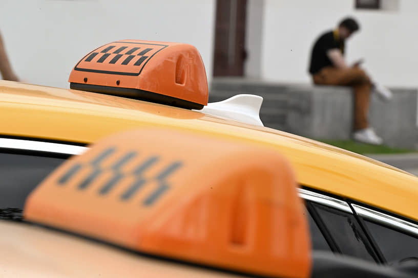 После публикации постановления губернатор в комитете по труду и занятости населения сообщили, что ограничения на работу в такси затронут около четырех тысяч человек