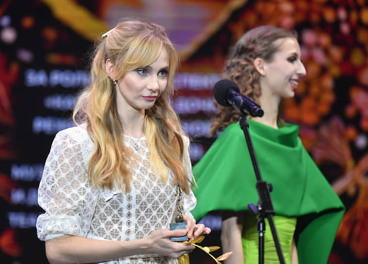 Актриса Дарья Январина получила статуэтку за роль Маши в мюзикле «Капитанская дочка»
