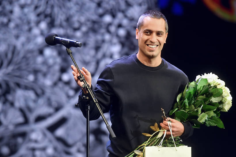 В номинации «Лучшая работа режиссера» выбор жюри пал на Романа Габриа — постановщика спектакля «Театральный роман»
