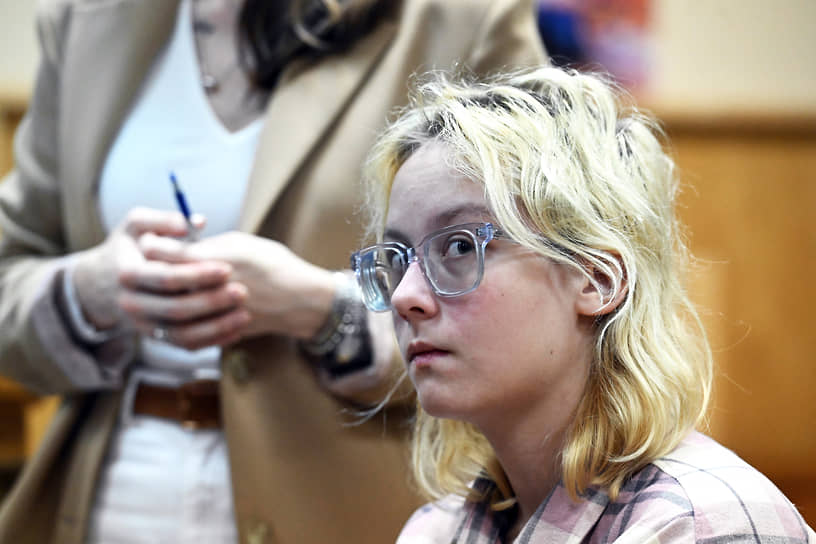 На заседании Диана Логинова подтвердила факт своего выступления и настаивала на том, что там присутствовало максимум 25 человек